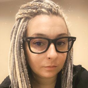 Meet your Posher, Posh